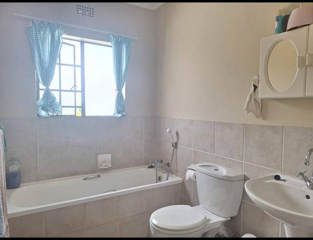 2 BEDROOM PROPERTY TO RENT IN DALVIEW